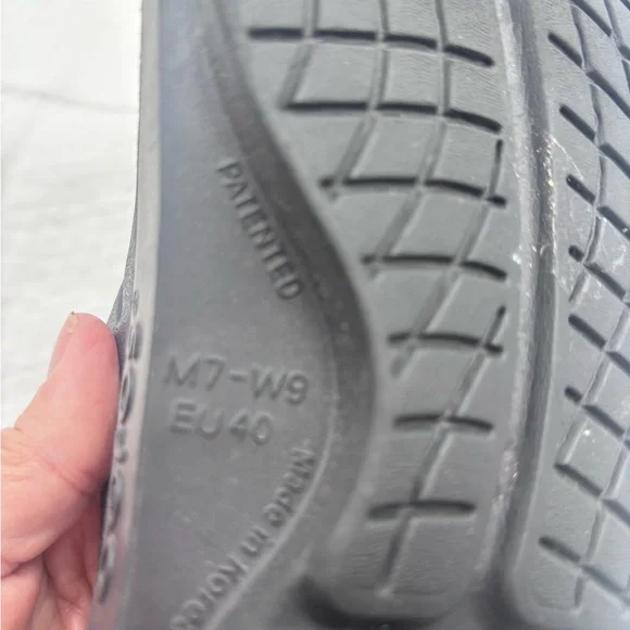 OOFOS Men's Black Slip-On Clogs Loafers Men’s 7 Women’s 9 - Picture 5 of 6